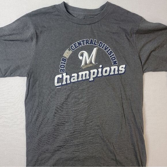 Mens Size Medium M.L.B Authentic Milwaukee Brewers 2018 Champions T Shirt NWT - Picture 4 of 10